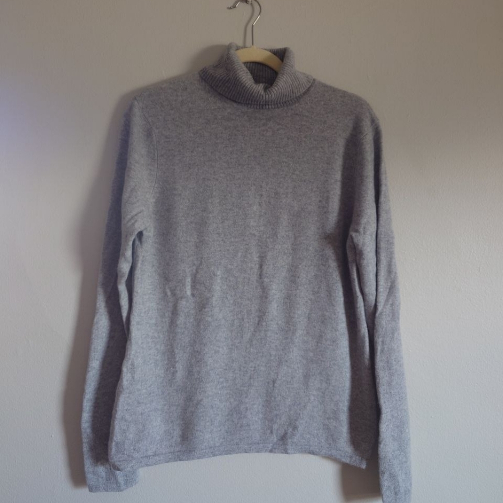 Lord And Taylor Grey Cashmere Turtleneck